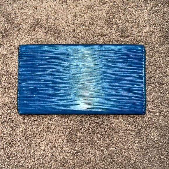 Louis Vuitton Blue Epi Wallet - Picture 2 of 8